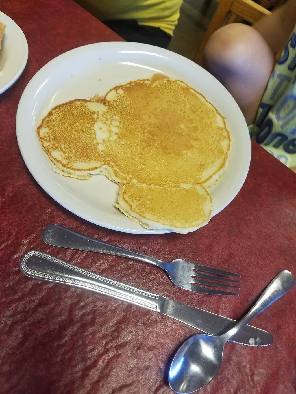 Schwartz Family Restaurant | restaurant | 6738 W Governors Trce, Eckerty, IN 47116, USA | 8123389000 OR +1 812-338-9000