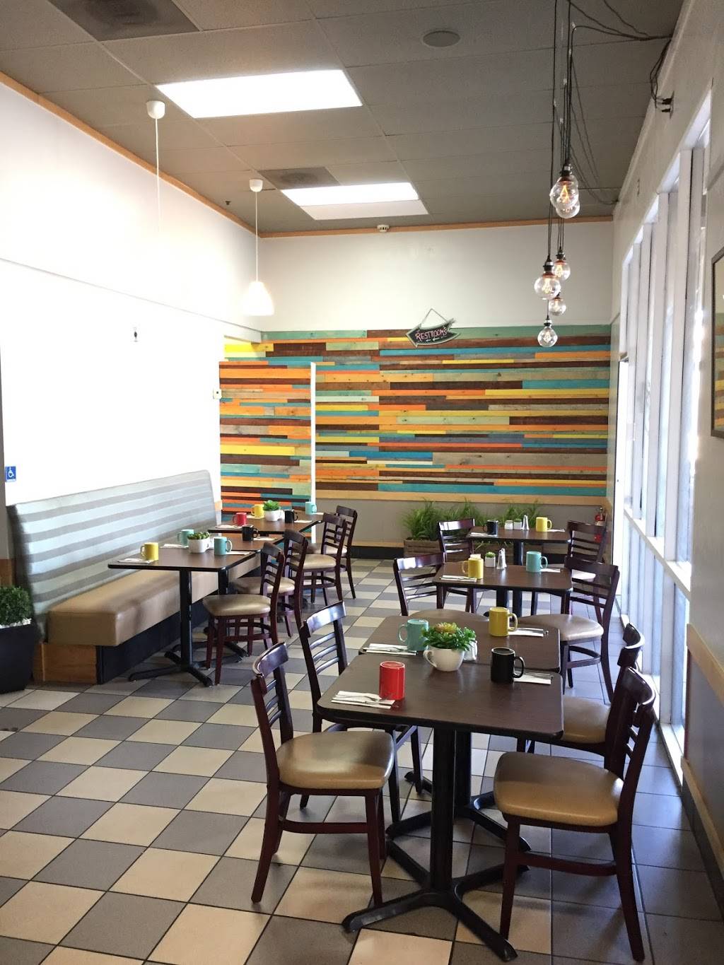 Cups cafe | restaurant | 3402, 77912 Country Club Dr, Palm Desert, CA 92211, USA | 7602000333 OR +1 760-200-0333