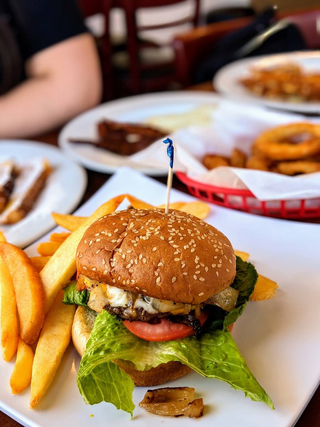 Amys Grill & Cafe | cafe | 31103 Mission Blvd, Hayward, CA 94544, USA | 5104897030 OR +1 510-489-7030