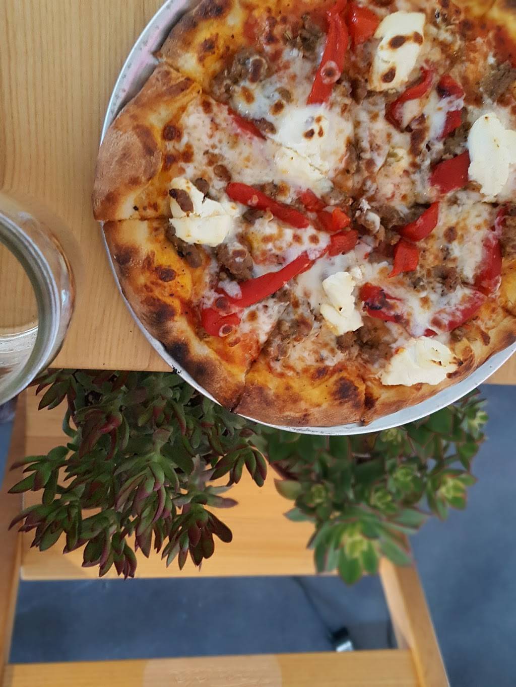 Duffs at the Beach | restaurant | 90 N Coast Hwy 101 STE 208, Encinitas, CA 92024, USA | 7604875922 OR +1 760-487-5922