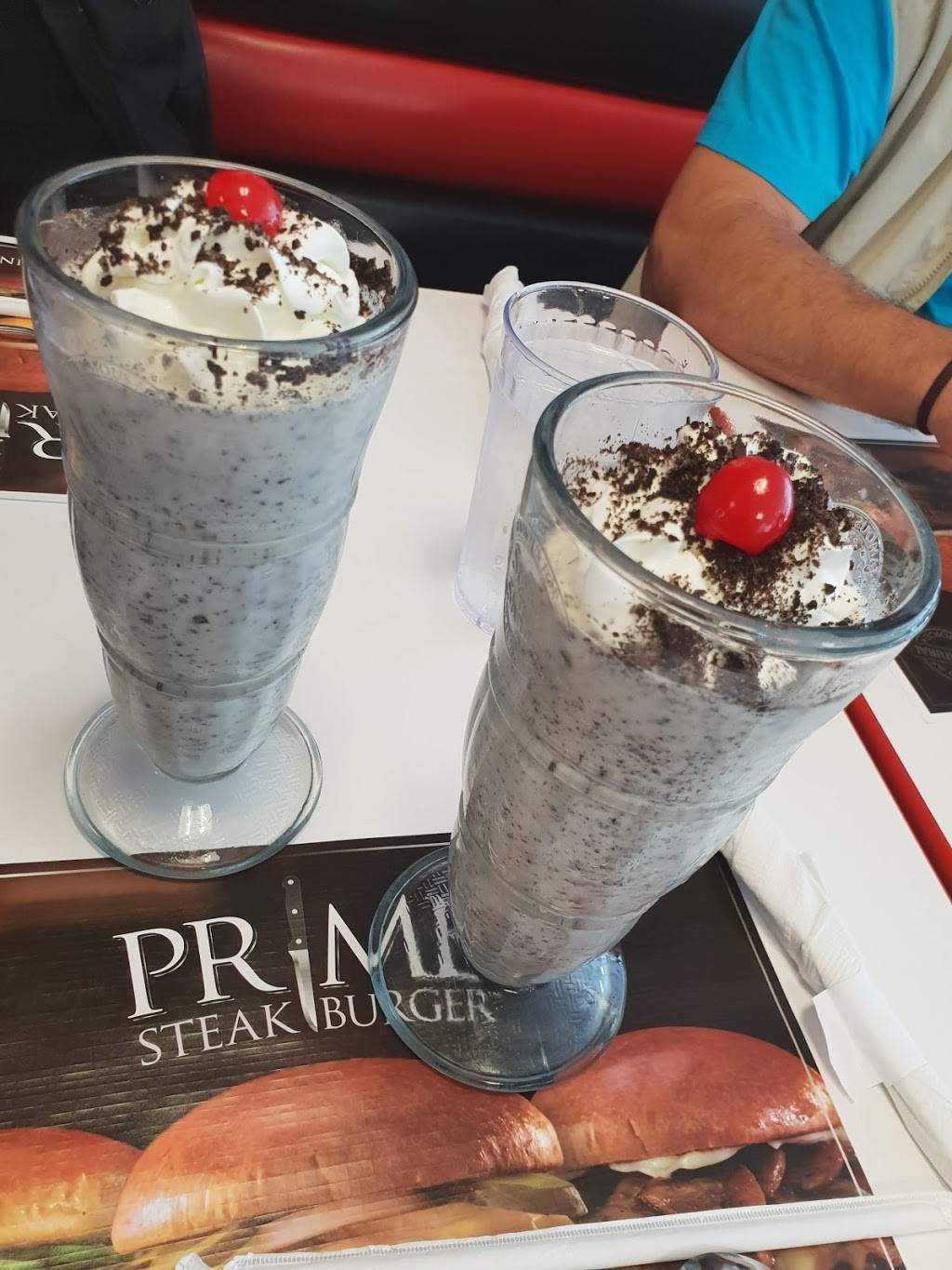 Steak n Shake | restaurant | 1158 E St Louis St, Springfield, MO 65806, USA | 4178666109 OR +1 417-866-6109