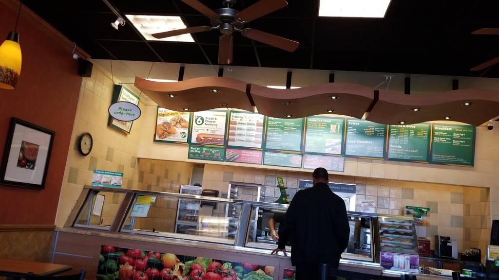 Subway Restaurants | restaurant | 3067 W 159th St, Markham, IL 60428, USA | 7083318810 OR +1 708-331-8810