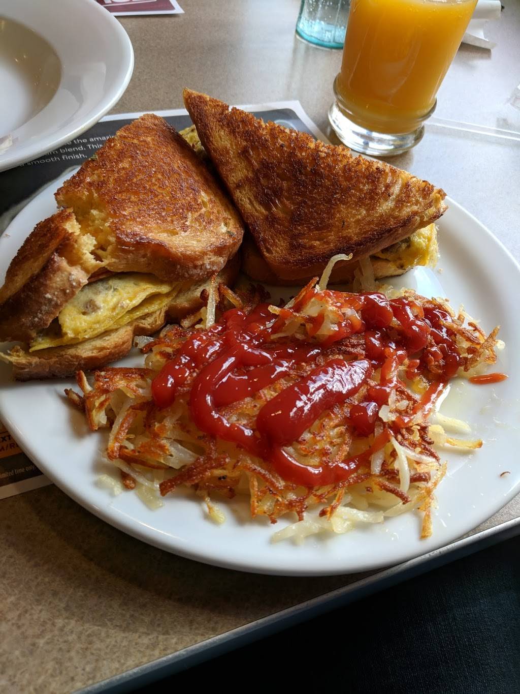 Dennys | restaurant | 371 Old Country Rd, Carle Place, NY 11514, USA | 5167439222 OR +1 516-743-9222