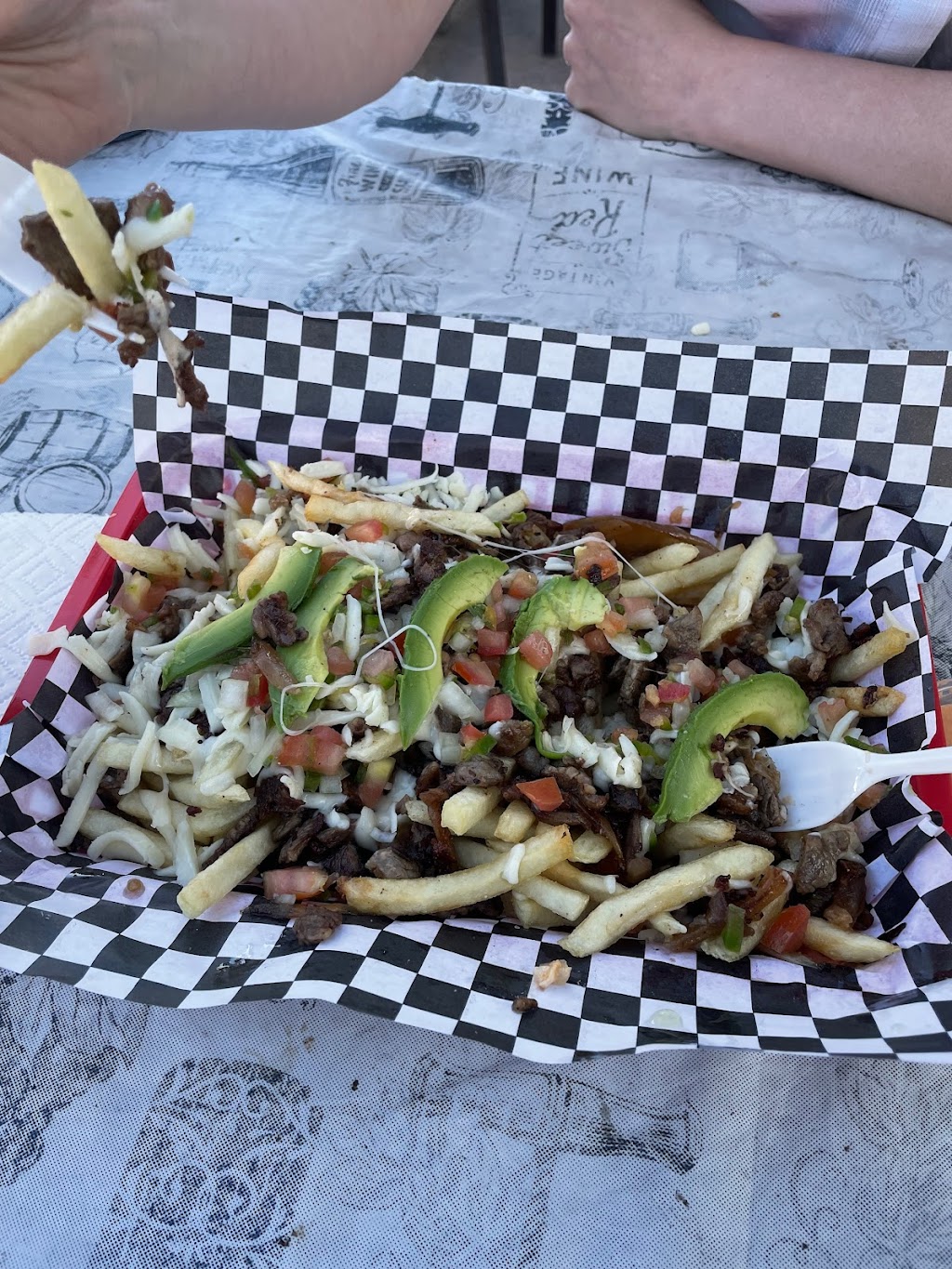 La Esquina | restaurant | 35 E Baffert Dr, Nogales, AZ 85621, USA | 5203974510 OR +1 520-397-4510