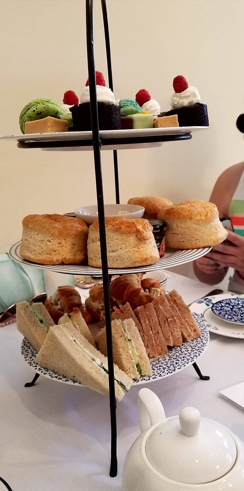 The London Tea Room | cafe | 3128 Morganford Rd, St. Louis, MO 63116, USA | 3142416556 OR +1 314-241-6556