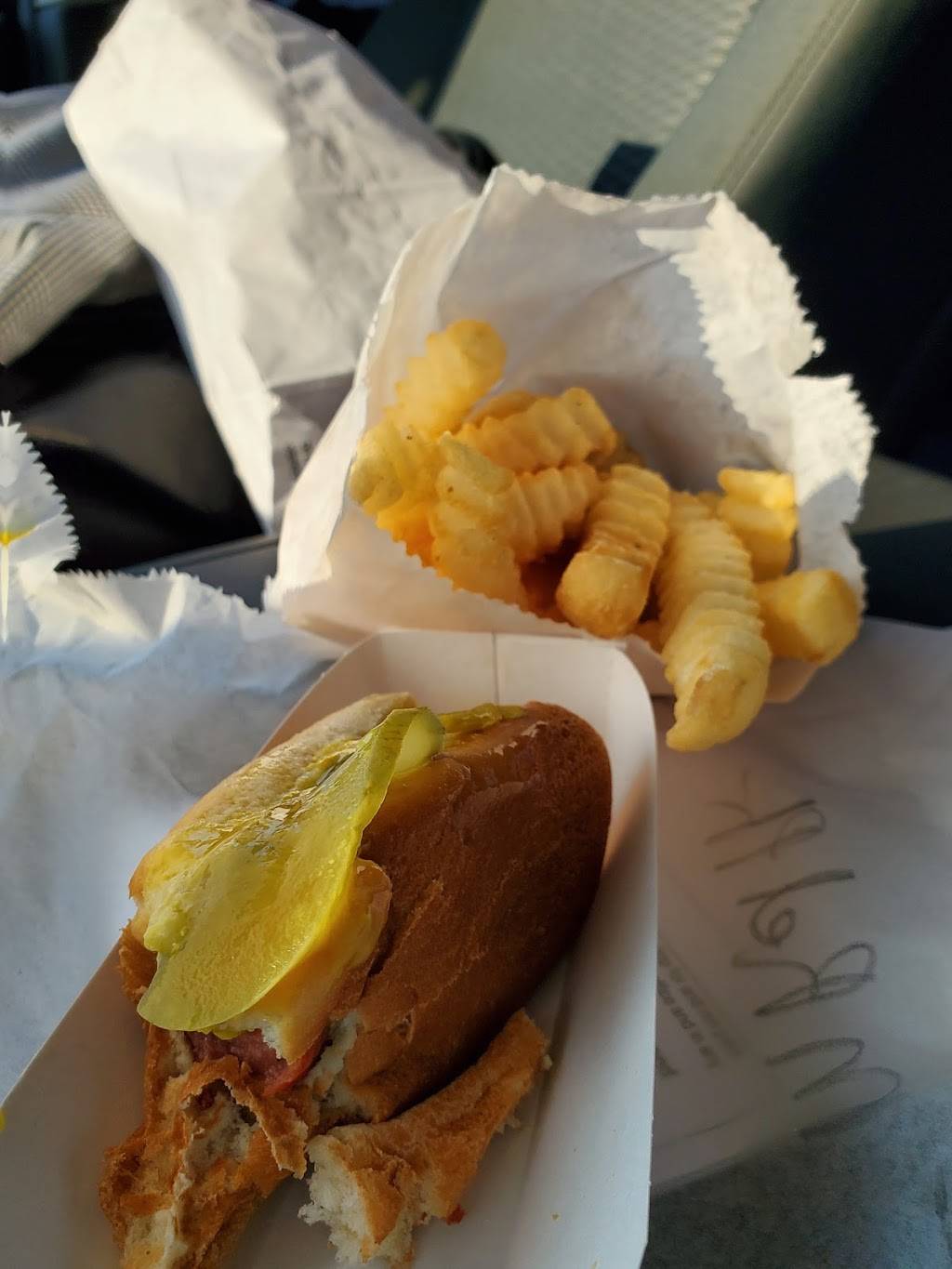 Snoopys Hot Dogs & More | restaurant | 1931 Wake Forest Rd, Raleigh, NC 27608, USA | 9198330992 OR +1 919-833-0992