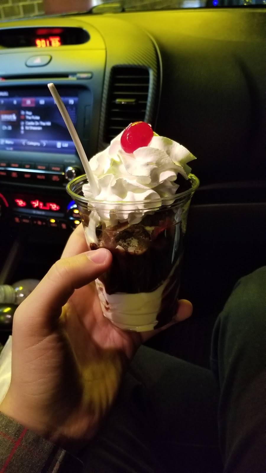 Minooka Creamery | restaurant | 111 McEvilly Rd, Minooka, IL 60447, USA | 8154679699 OR +1 815-467-9699