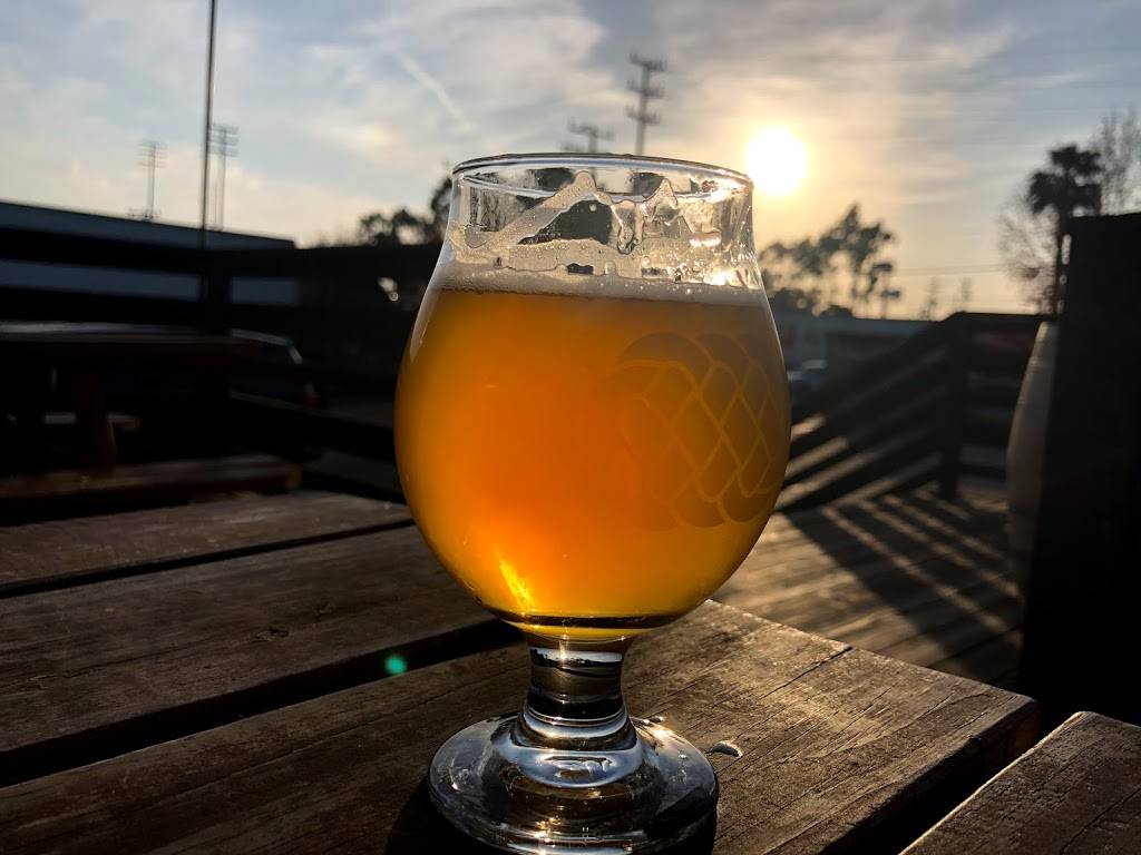 Three Weavers Brewing Company | restaurant | 1031 W Manchester Blvd A-B, Inglewood, CA 90301, USA | 3104005830 OR +1 310-400-5830
