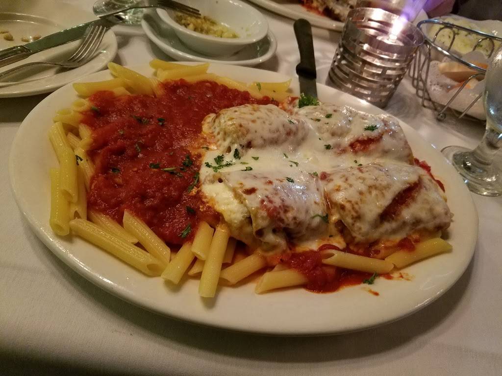 DeStefanos Olde Erie | restaurant | 7 W Main St, Middletown, NY 10940, USA | 8453443743 OR +1 845-344-3743