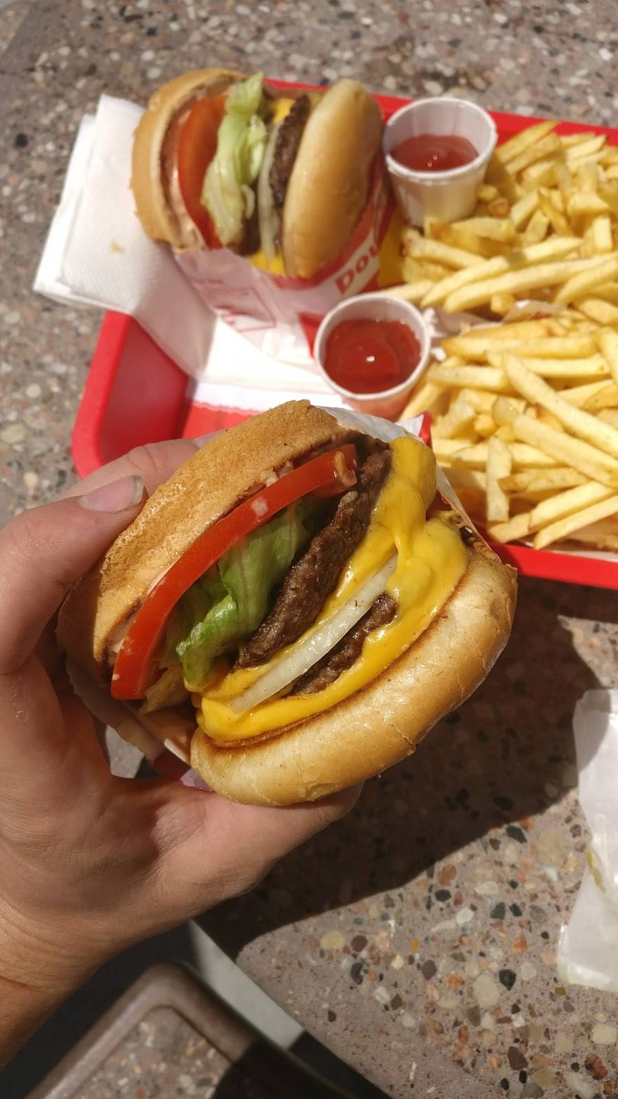 In-N-Out Burger | restaurant | 28368 Sand Canyon Rd, Santa Clarita, CA 91351, USA | 8007861000 OR +1 800-786-1000