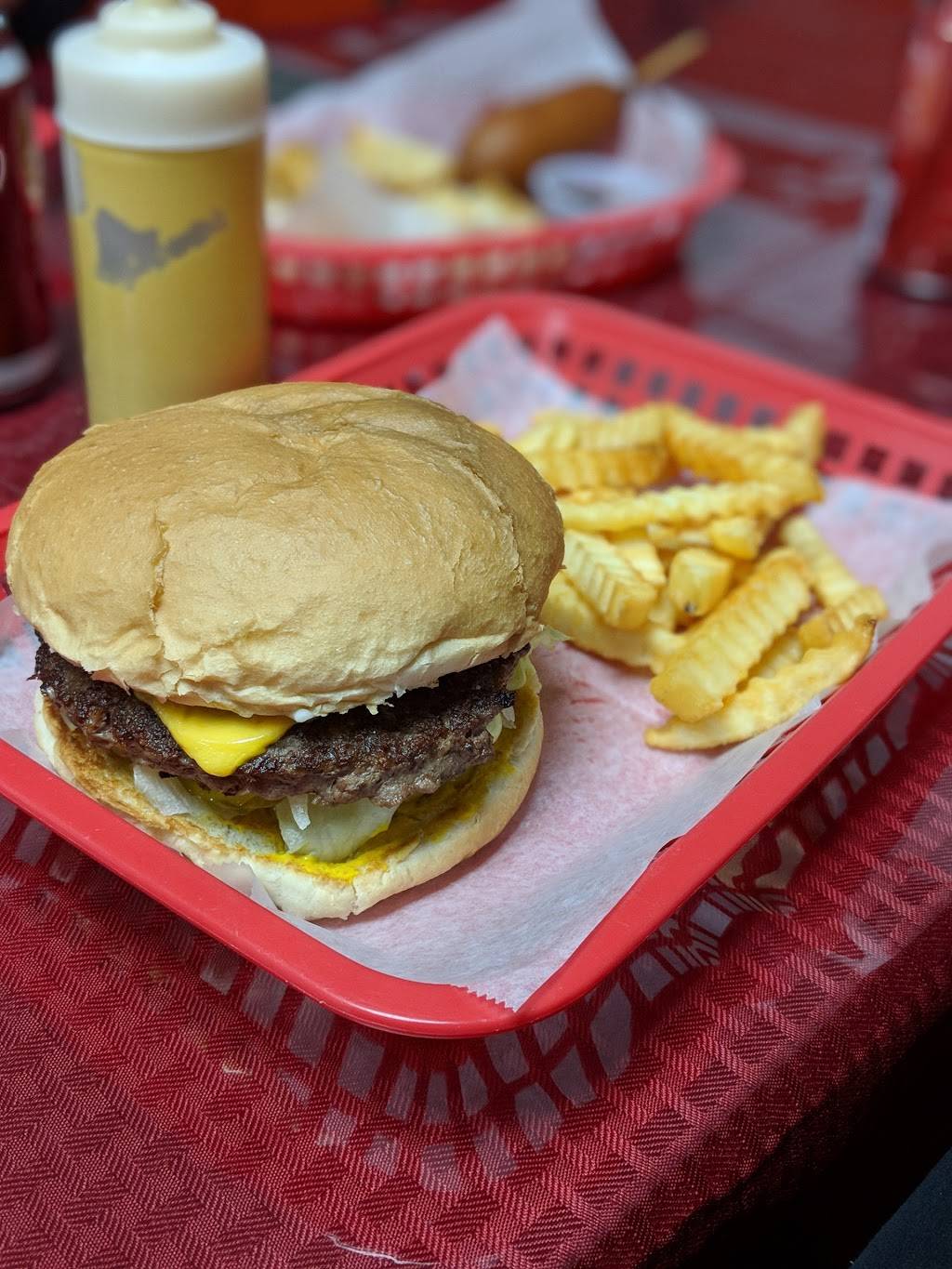 Suko’s Burger House | restaurant | 93 Lockwood Dr, Houston, TX 77011, USA | 7139237951 OR +1 713-923-7951