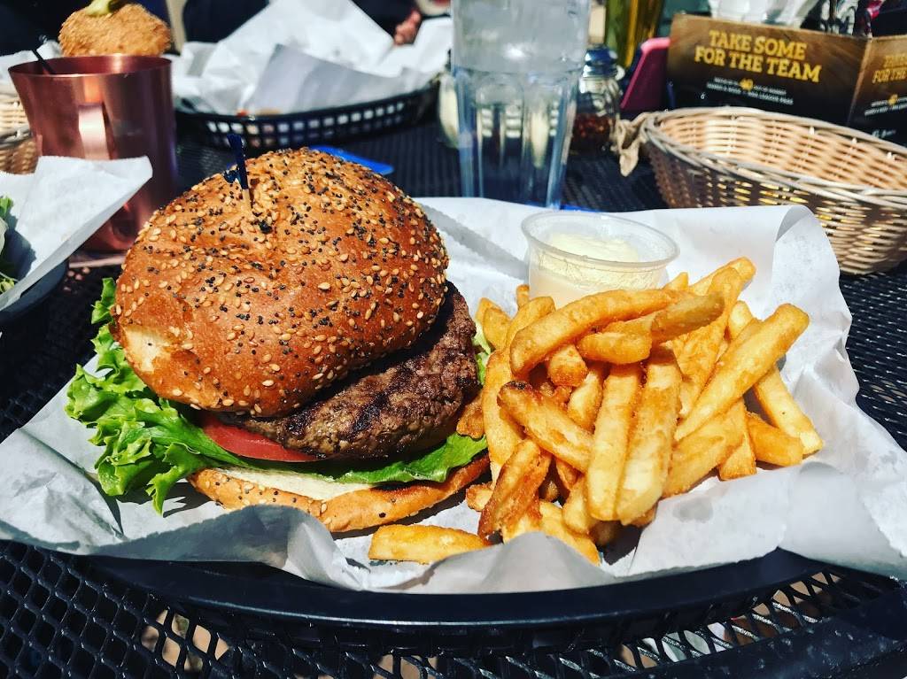 Lazy Oaf Lounge | night club | 1617 N Stoughton Rd, Madison, WI 53704, USA | 6084410370 OR +1 608-441-0370