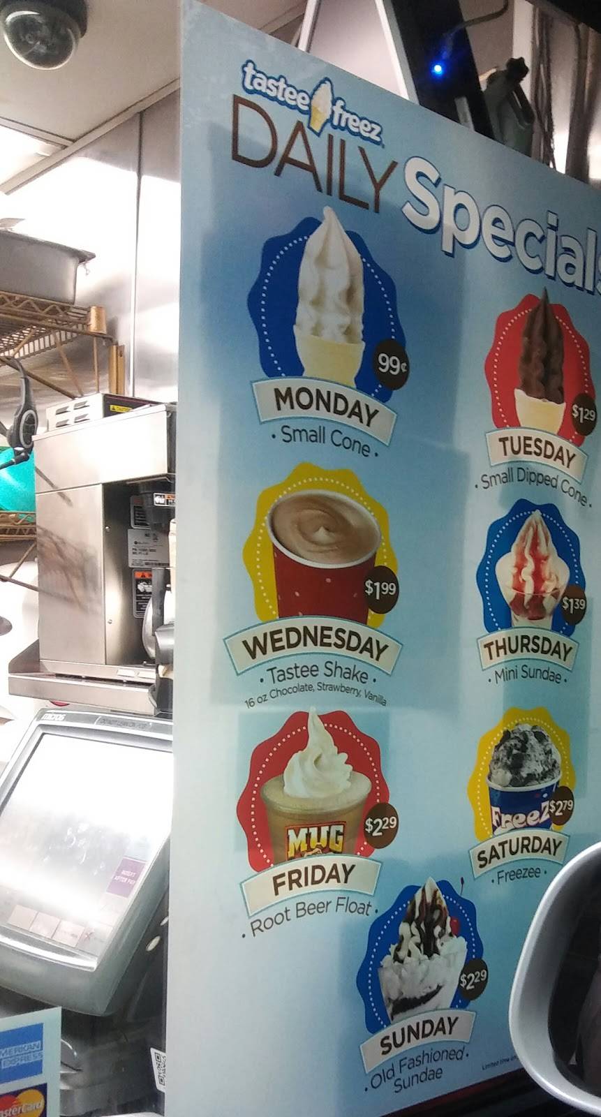 Wienerschnitzel | restaurant | 12056 E Carson St, Hawaiian Gardens, CA 90716, USA | 5624212219 OR +1 562-421-2219