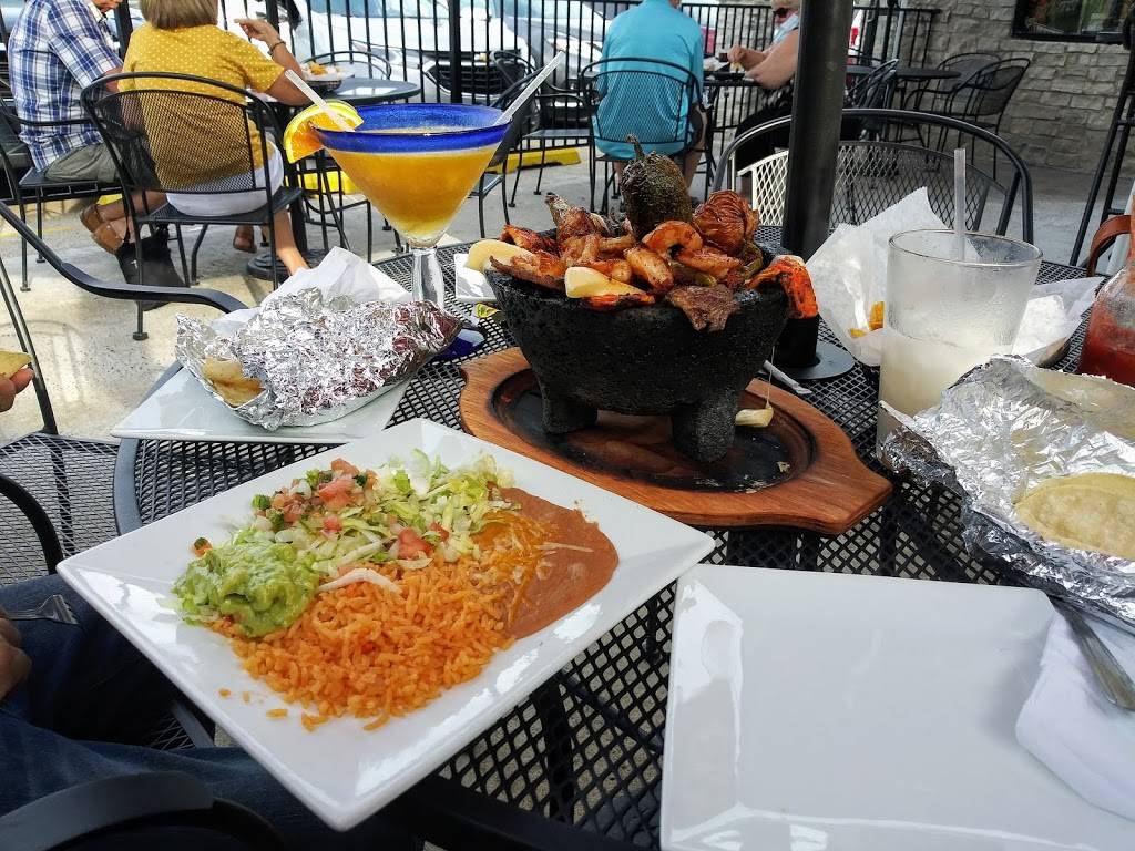 La Herradura Mexican Grill | restaurant | 540 N Cody Rd, Le Claire, IA 52753, USA | 5637291251 OR +1 563-729-1251