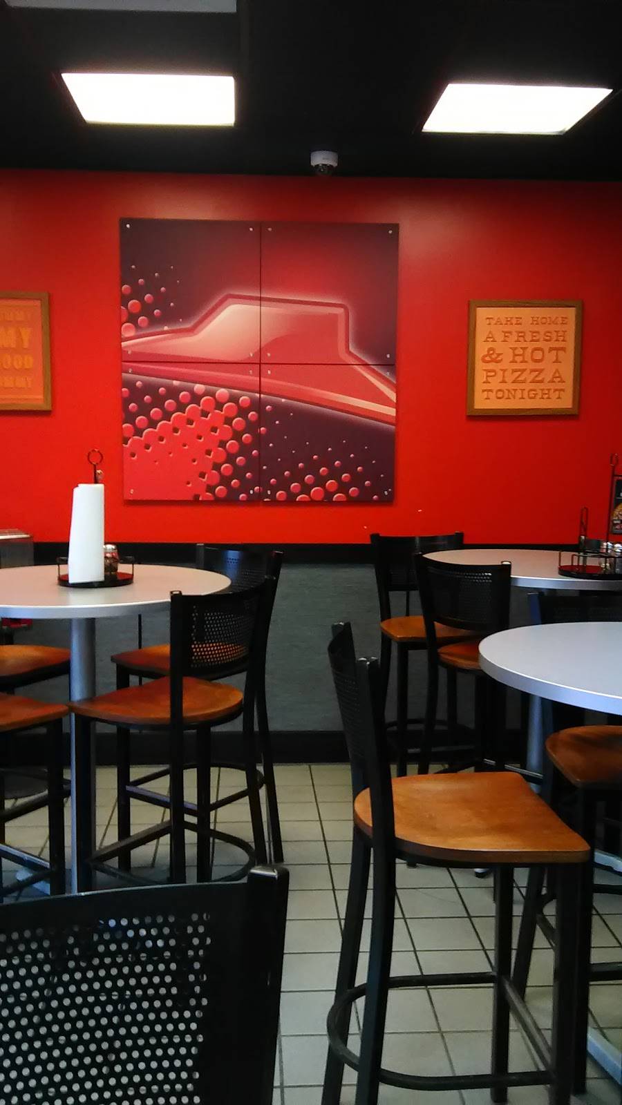 Pizza Hut | restaurant | 486 E Main St, Wilmington, OH 45177, USA | 9372839383 OR +1 937-283-9383