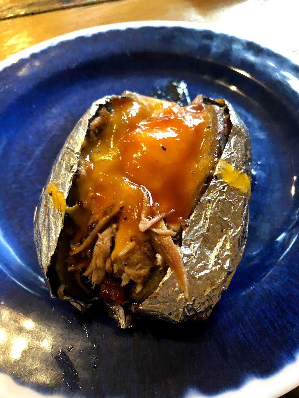 CBs Smokehouse | restaurant | 213 Circle Park Dr, Sebring, FL 33870, USA | 8634021573 OR +1 863-402-1573