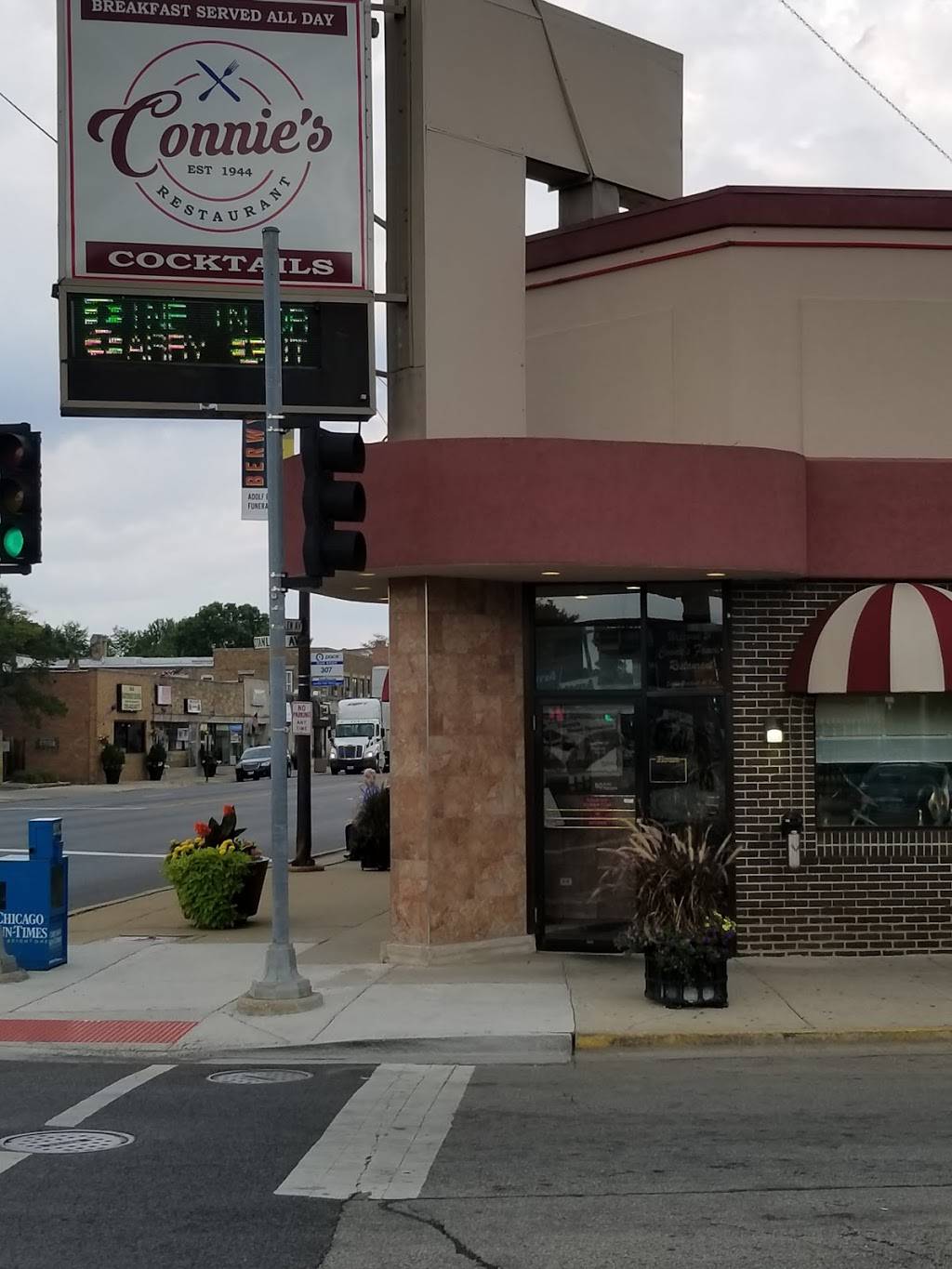 Connies Family Restaurant | restaurant | 3271 S Harlem Ave, Berwyn, IL 60402, USA | 7084843447 OR +1 708-484-3447