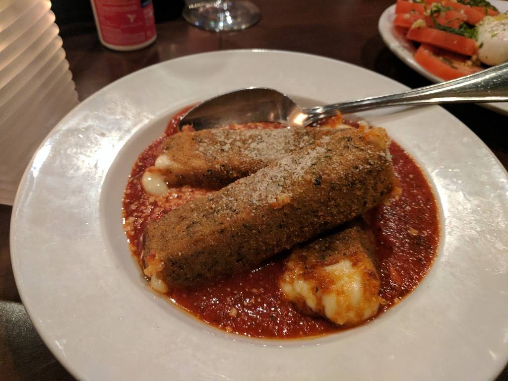 Divino Wine & Dine | restaurant | 2315 N Murray Ave, Milwaukee, WI 53202, USA | 4142122222 OR +1 414-212-2222