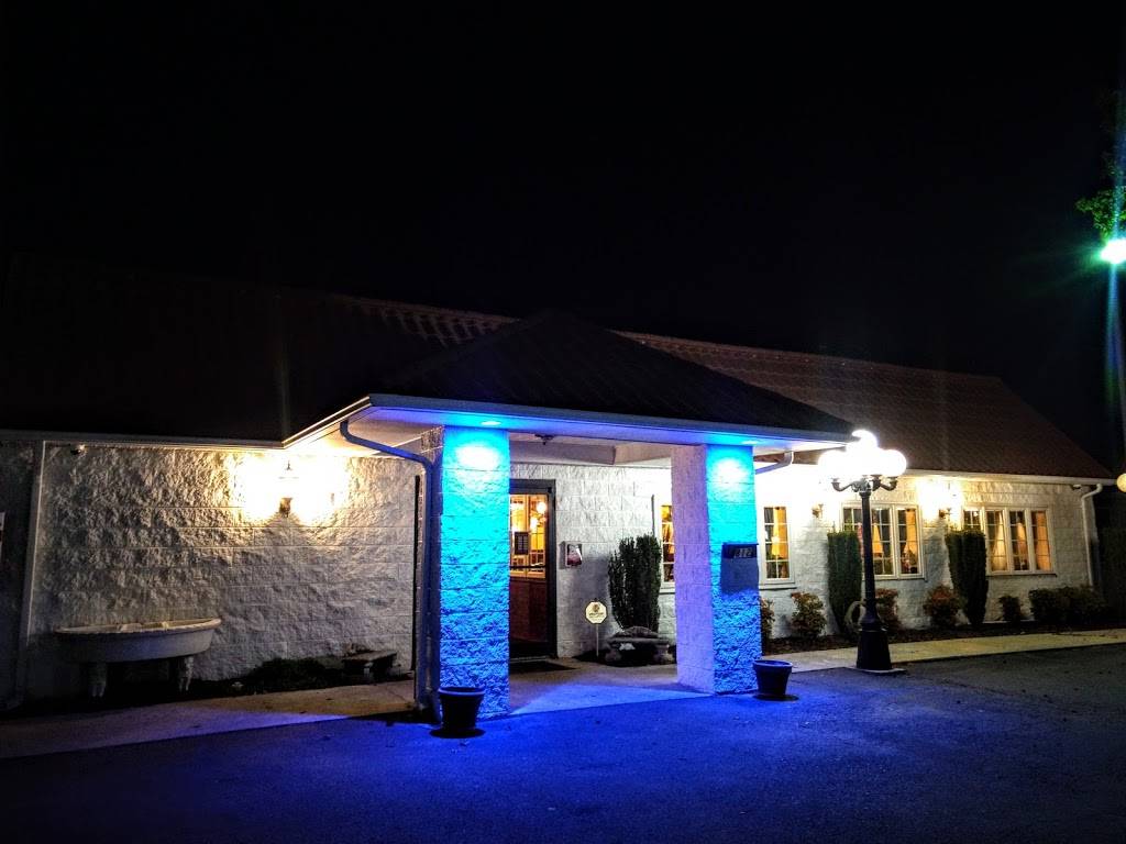 Vito & Sons Italian Restaurant and Pizzeria | restaurant | 812 E Memorial Dr, Ahoskie, NC 27910, USA | 2523322000 OR +1 252-332-2000