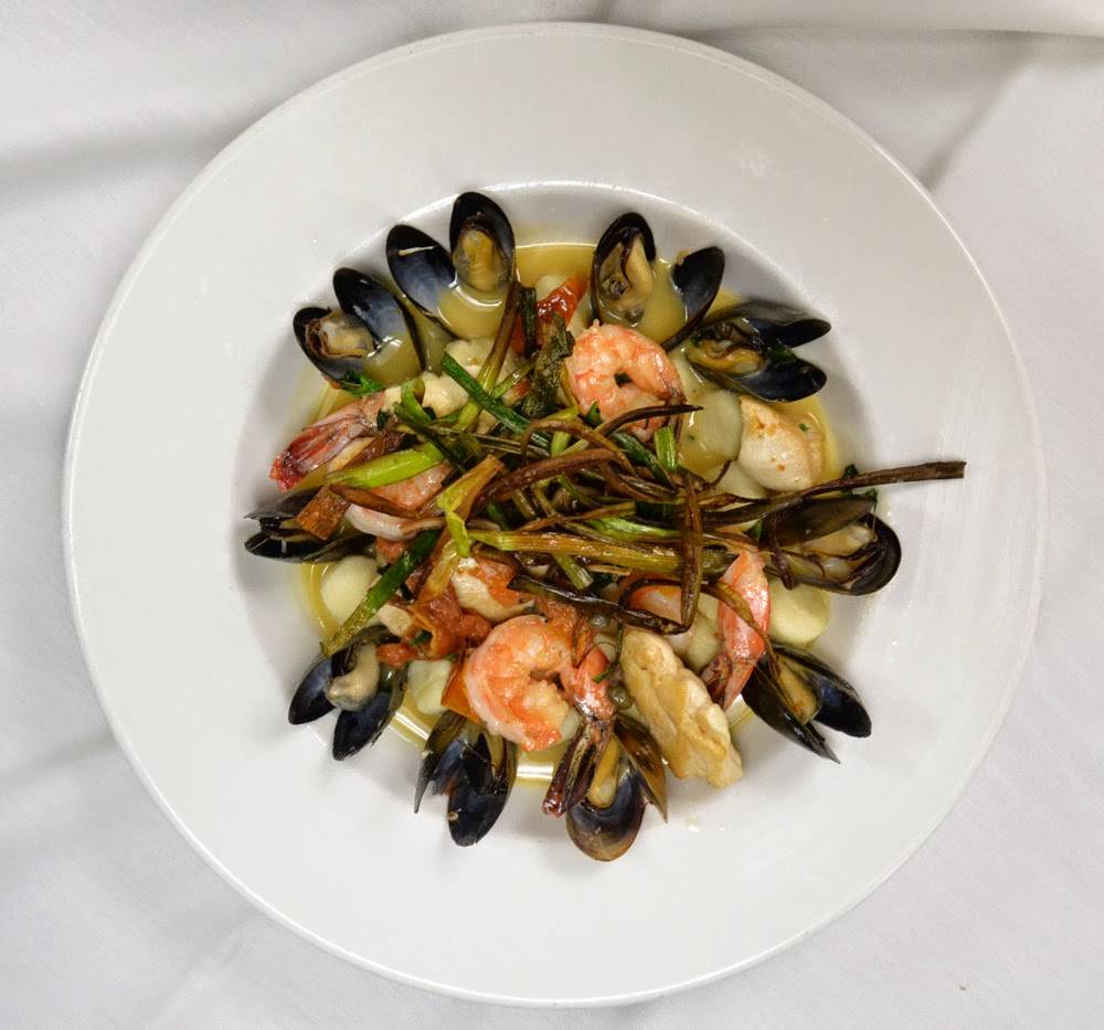 Redwoods Grill & Bar | restaurant | 459 Main St, Chester, NJ 07930, USA | 9088797909 OR +1 908-879-7909