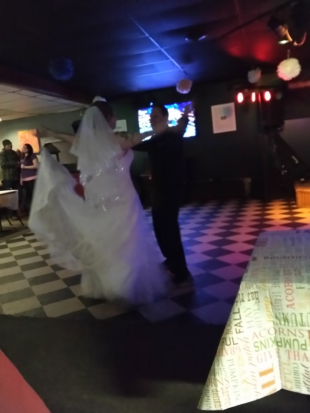 Gold Nugget Bar & Grill | restaurant | 6513 Center St, Ellsworth, MI 49729, USA | 2315886023 OR +1 231-588-6023