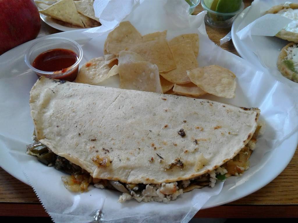 El Torito Nuevo | restaurant | 1175 N Tustin St, Orange, CA 92867, USA | 7145321673 OR +1 714-532-1673