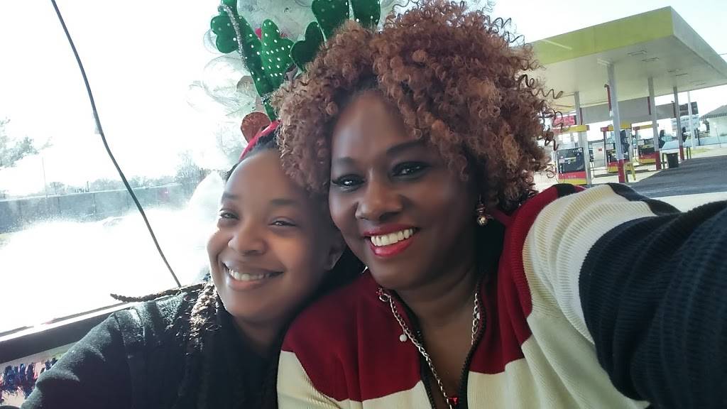 Dixie Queen | restaurant | 2231 Summer Ave, Memphis, TN 38122, USA | 9015674701 OR +1 901-567-4701