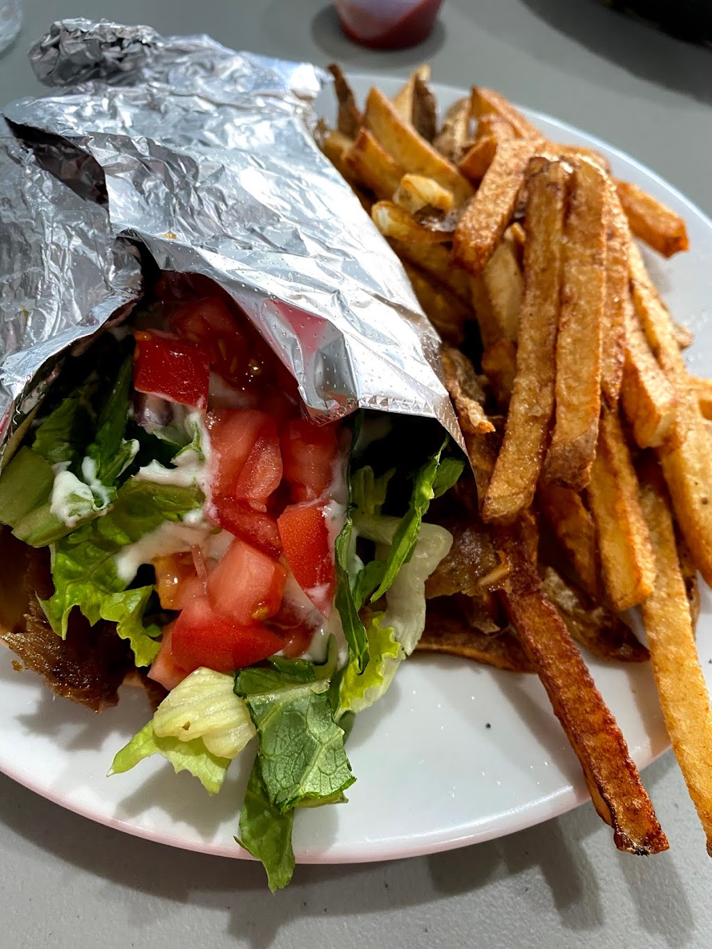Louies Gyros | restaurant | 7720 3rd Ave, Brooklyn, NY 11209, USA | 3479097121 OR +1 347-909-7121
