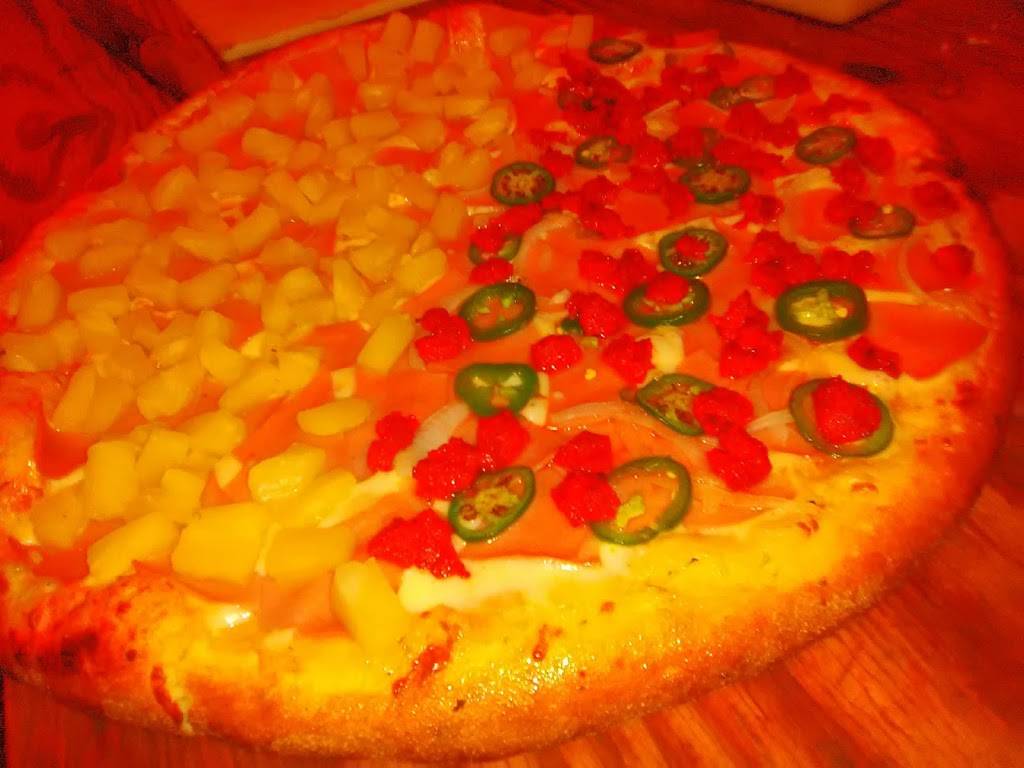 R&S pizza | restaurant | Comisionistas 7402, Pedregalde Sta Julia, 22604 Tijuana, B.C., Mexico | 016646876225 OR +52 664 687 6225