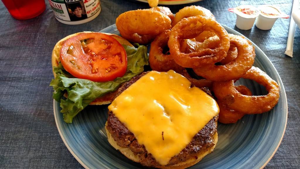 Village Kitchen | restaurant | 841 E 10th St, Cookeville, TN 38501, USA | 9315263099 OR +1 931-526-3099