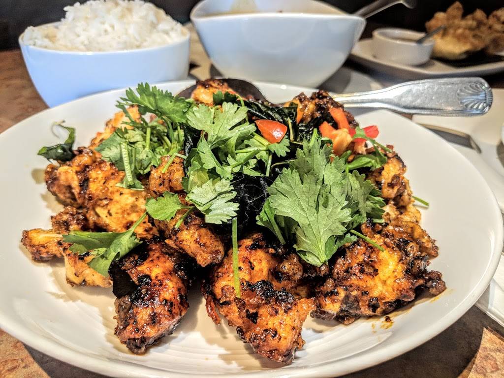 Buddha Ruksa | restaurant | 3520 SW Genesee St, Seattle, WA 98126, USA | 2069377676 OR +1 206-937-7676