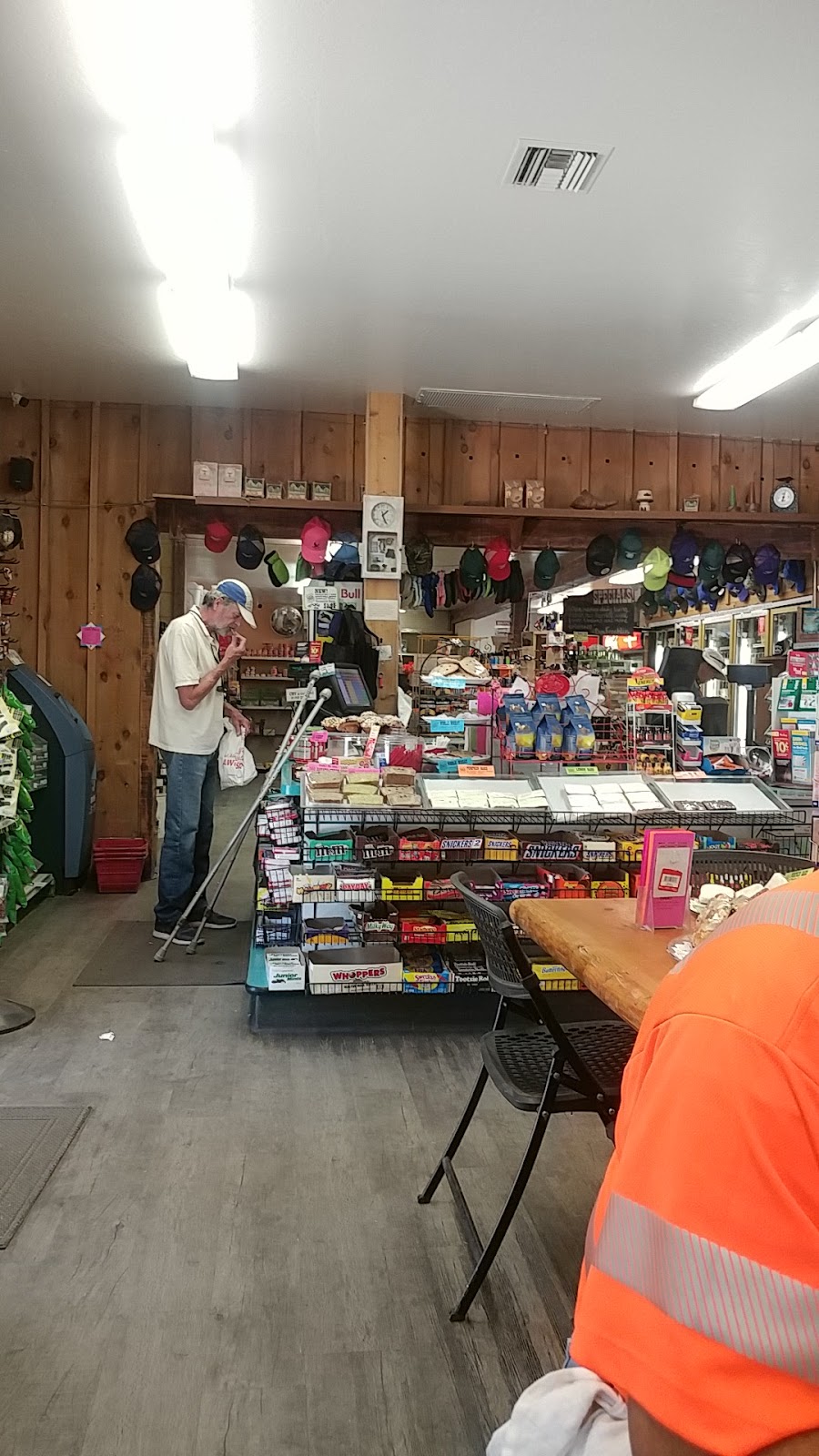 Crowley Lake General Store | meal takeaway | 474 S Landing Rd, Crowley Lake, CA 93546, USA | 7609354666 OR +1 760-935-4666