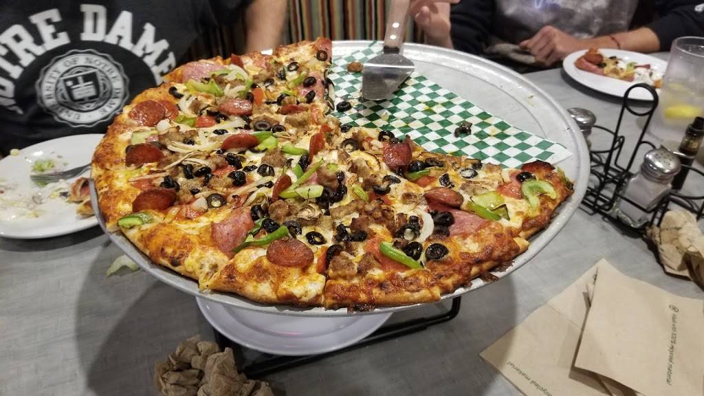 Round Table Pizza | meal delivery | 13771 Newport Ave, Tustin, CA 92780, USA | 7148382242 OR +1 714-838-2242