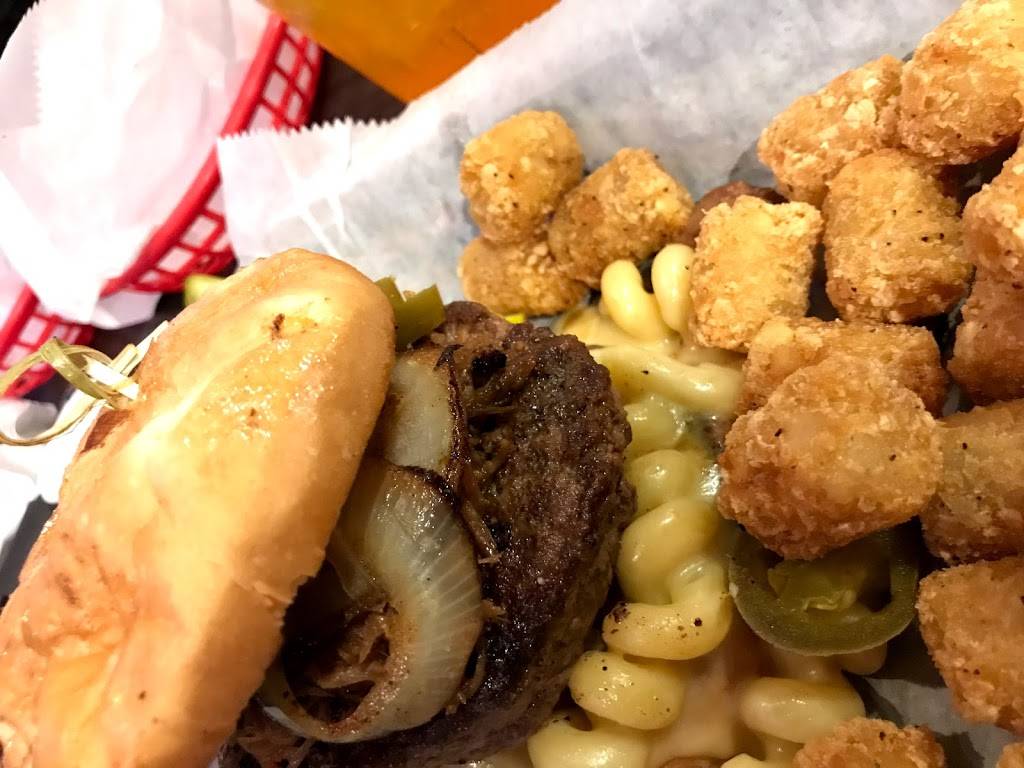 The Worlds End Craft Burger Bar | restaurant | 16420 13 Mile Rd, Roseville, MI 48066, USA | 5867753764 OR +1 586-775-3764