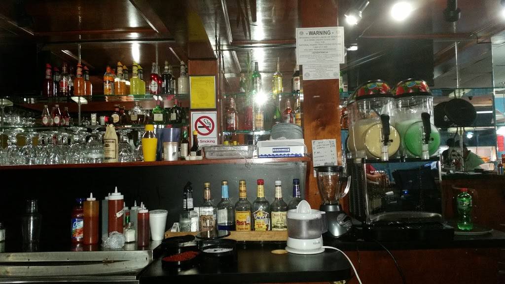 La Centella Bar and Grill | restaurant | 11710 Hempstead Hwy, Houston, TX 77092, USA | 8327674972 OR +1 832-767-4972