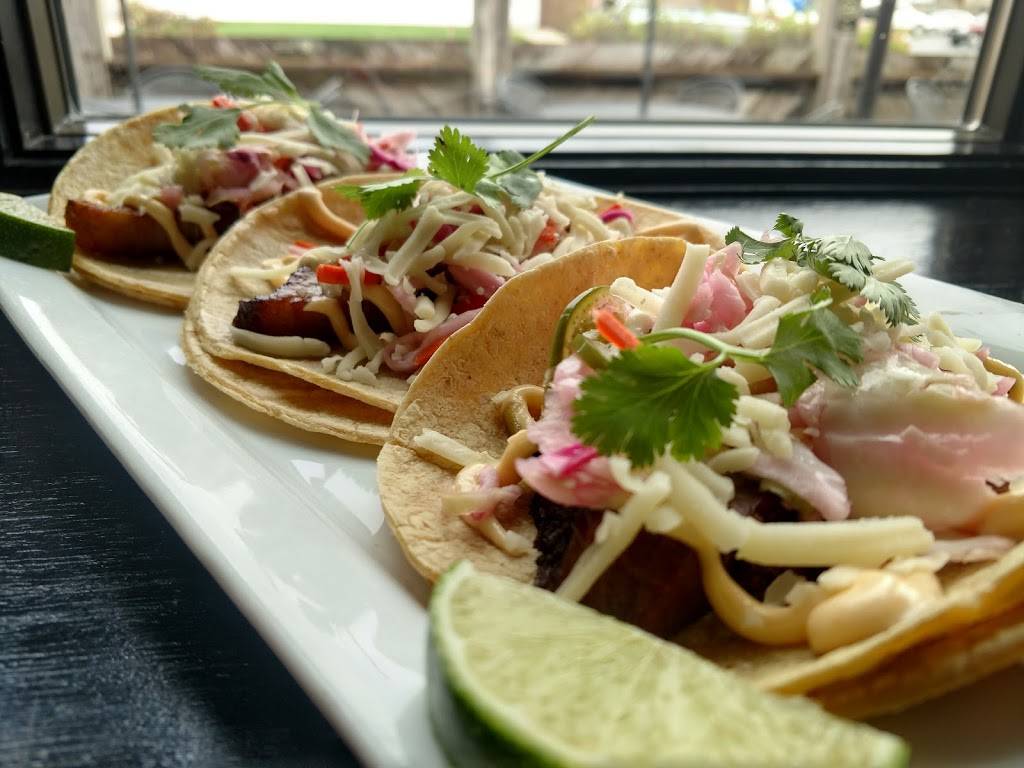 Haze Smokehouse | restaurant | 159 Bucklin St, Lasalle, IL 61301, USA | 8157808374 OR +1 815-780-8374