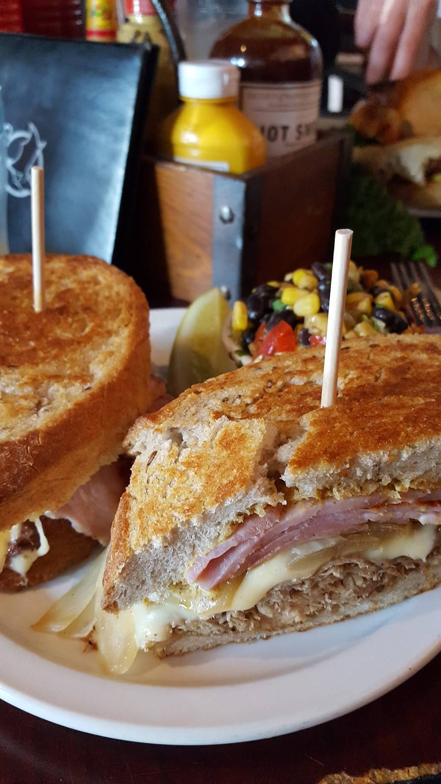 Bat 17 | meal takeaway | 1709 Benson Ave, Evanston, IL 60201, USA | 8477337117 OR +1 847-733-7117