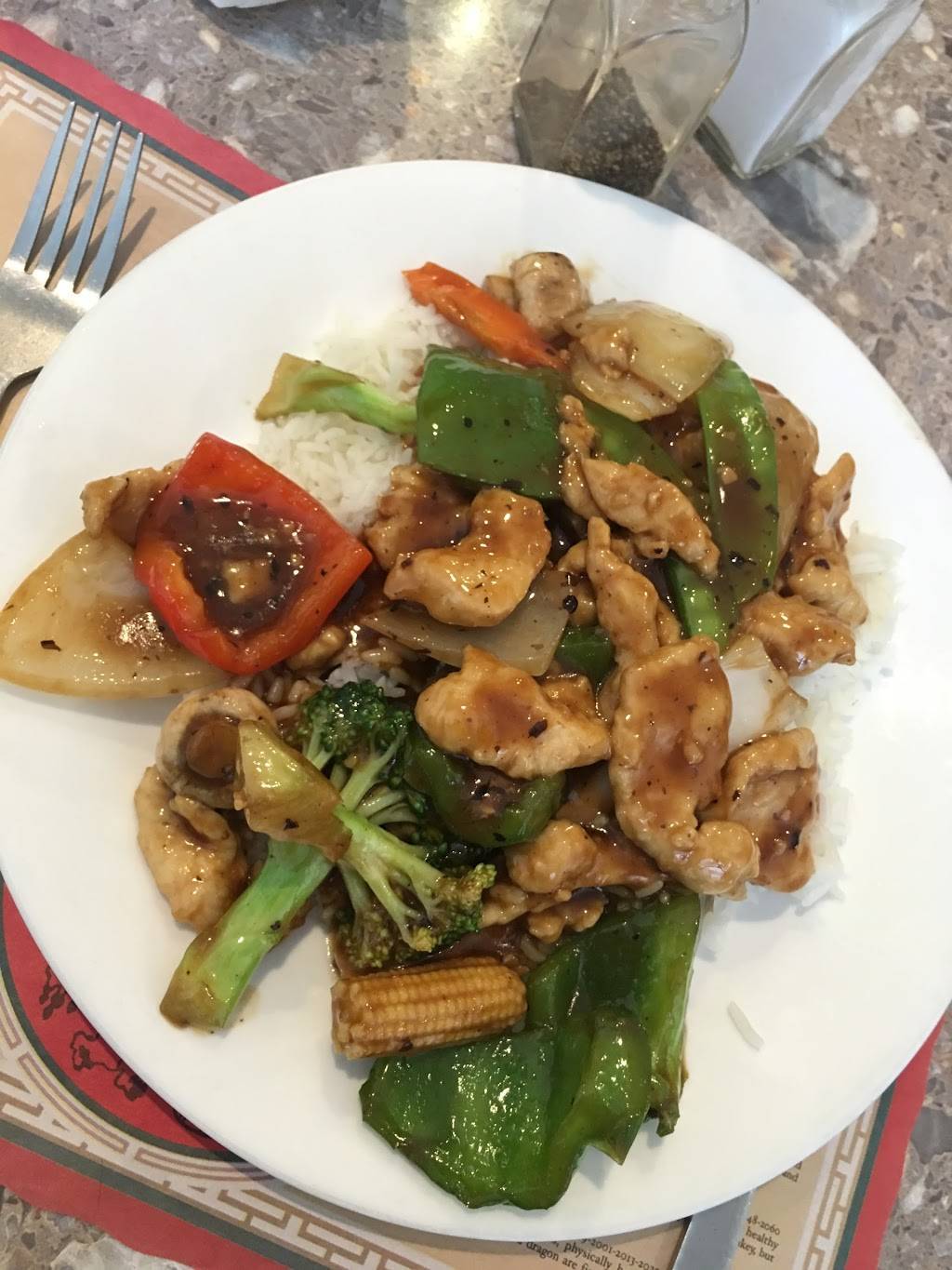 Mei Ling Chinese Food | restaurant | 15005 Yonge St, Aurora, ON L4G 1M5, Canada | 9057261218 OR +1 905-726-1218