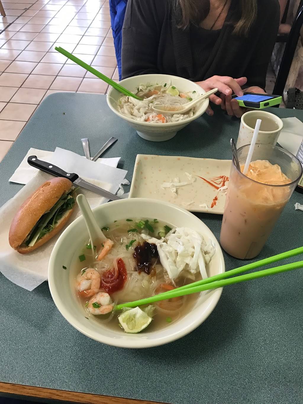 Pho Uy-Vu | restaurant | 300 S Fayette St, Shippensburg, PA 17257, USA | 7173007926 OR +1 717-300-7926