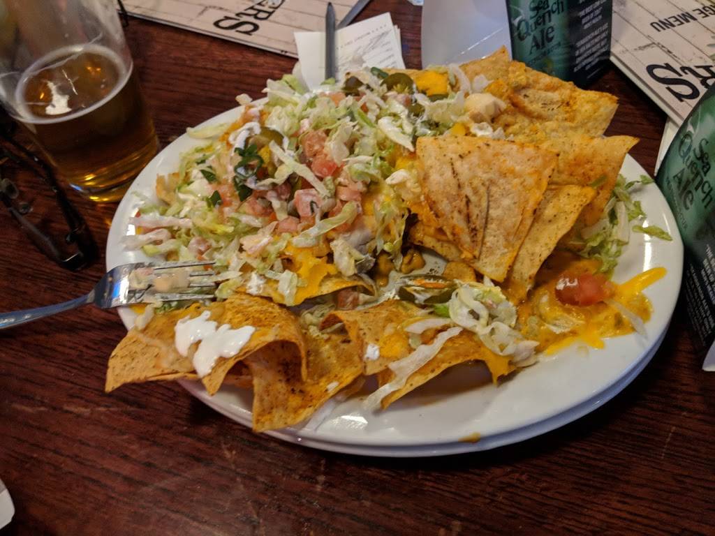 Brothers Bar & Grill | restaurant | The Shops At Northfield Stapleto 8270 E, Northfield Blvd, Denver, CO 80266, USA | 3039530229 OR +1 303-953-0229