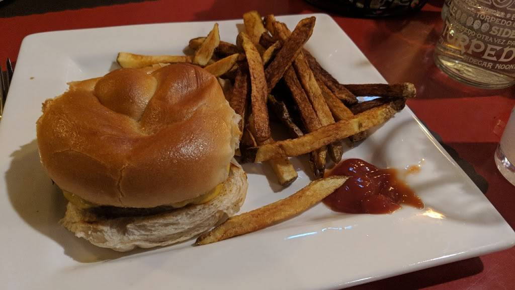 Dickys Corner Pub | restaurant | 791 Meigs St #2137, Rochester, NY 14620, USA | 5853554939 OR +1 585-355-4939