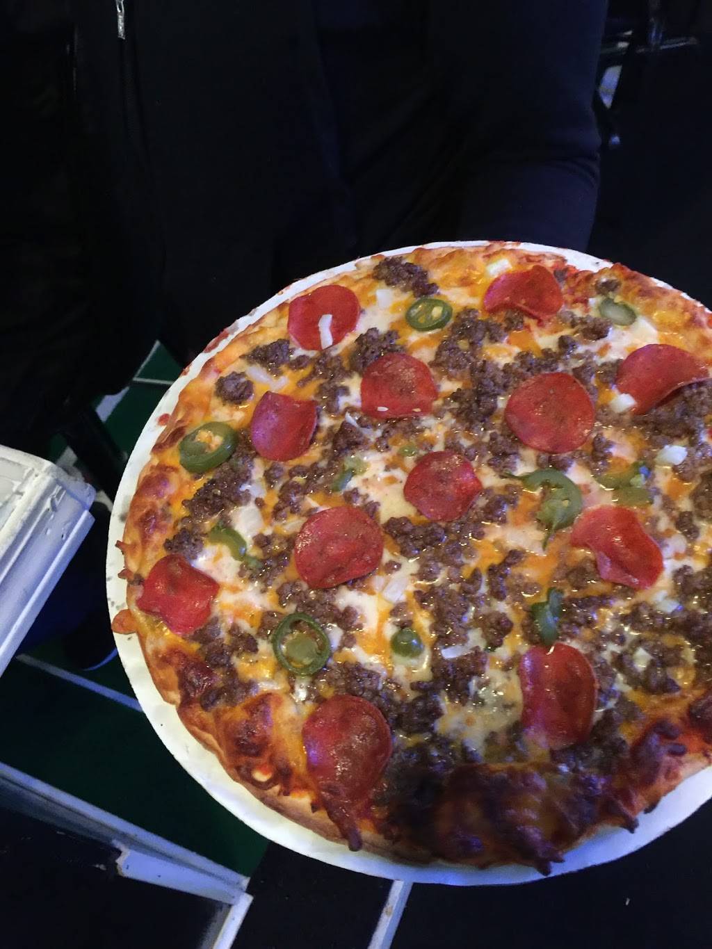 Dablitz Sports Bar and Grill | restaurant | 1318 N 9th St, East St Louis, IL 62201, USA | 6184825489 OR +1 618-482-5489