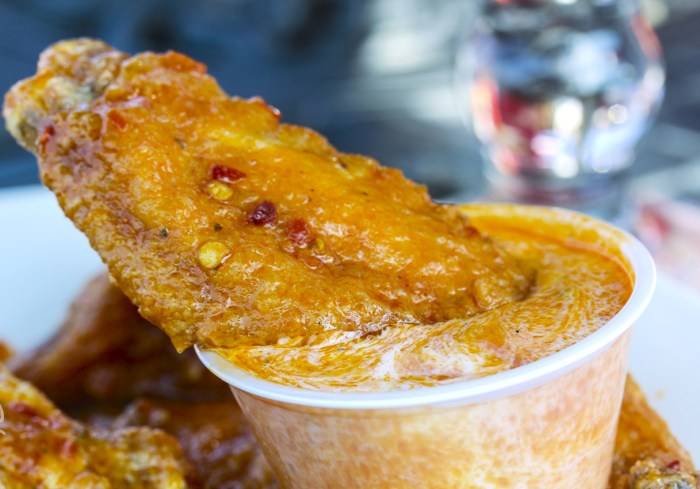 Right Wingers | restaurant | 2184 Mountain Grove Ave, Burlington, ON L7P 2J3, Canada | 9053311944 OR +1 905-331-1944