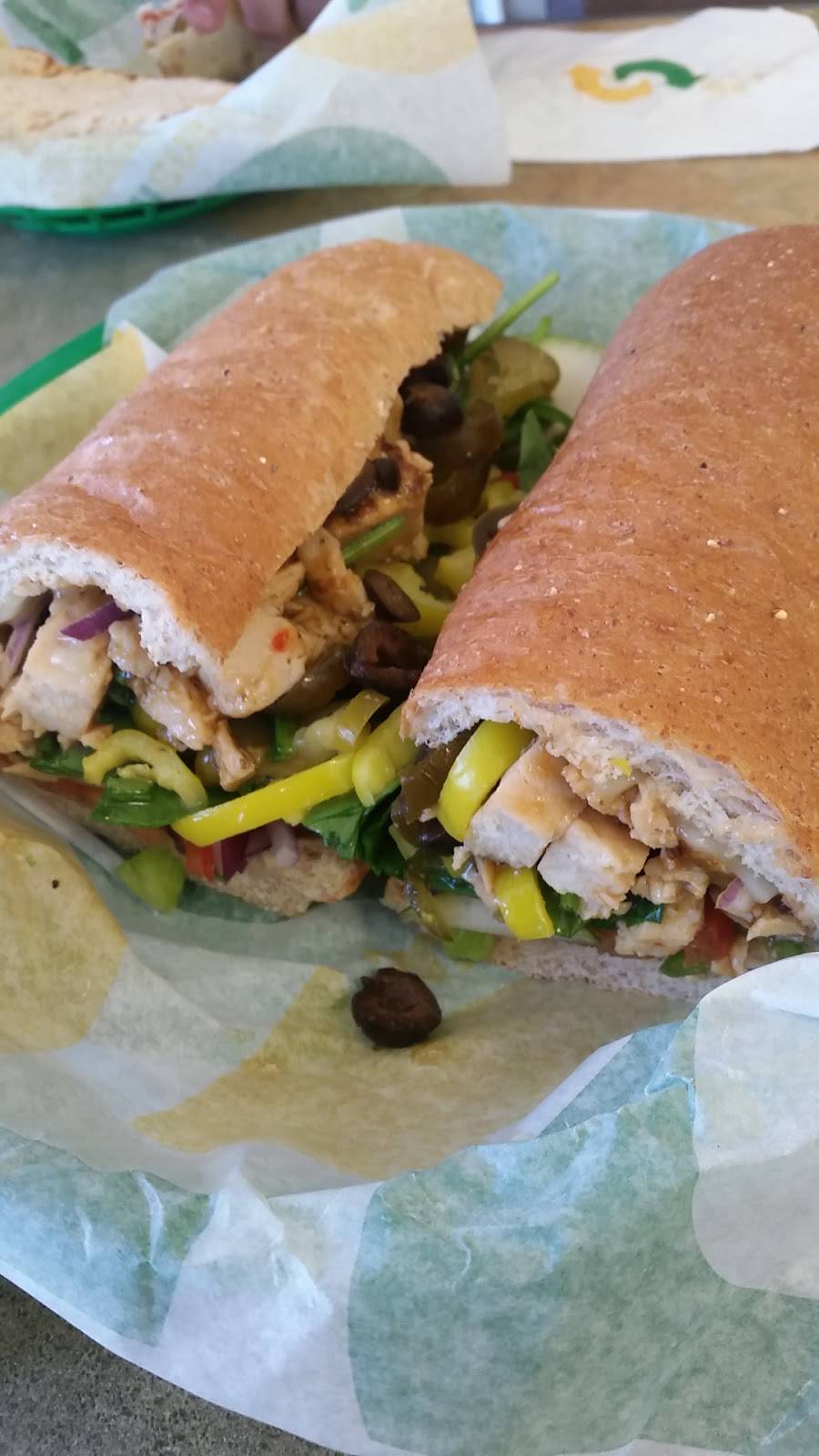 Subway | restaurant | 1700 S Memorial Dr, New Castle, IN 47362, USA | 7655291626 OR +1 765-529-1626