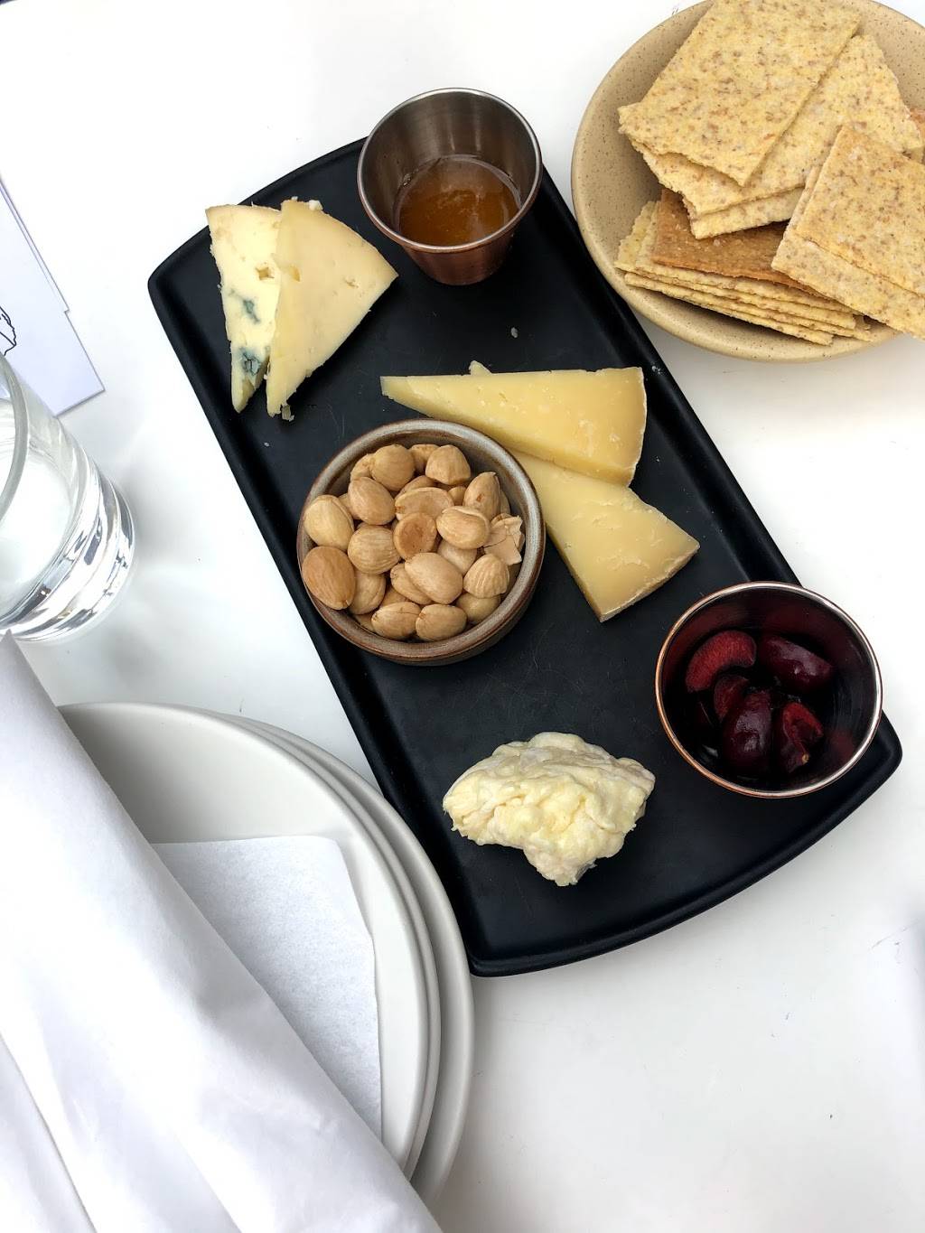 Murrays Cheese Bar | restaurant | 28-30 Jackson Ave, Queens, NY 11101, USA | 3479902130 OR +1 347-990-2130