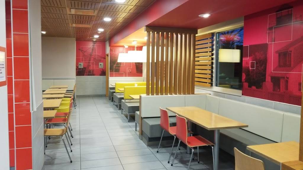 McDonalds | cafe | 1060 MA-28, South Yarmouth, MA 02664, USA | 5083942303 OR +1 508-394-2303