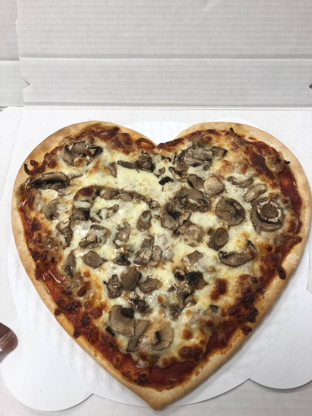 Masis Pizza & Catering | restaurant | 222 N Western Ave, Carpentersville, IL 60110, USA | 8474263700 OR +1 847-426-3700