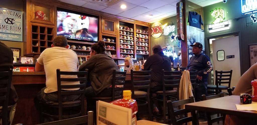 Blake Street Sports Bar | restaurant | 2101 Milam St, Columbus, TX 78934, USA | 9797325757 OR +1 979-732-5757