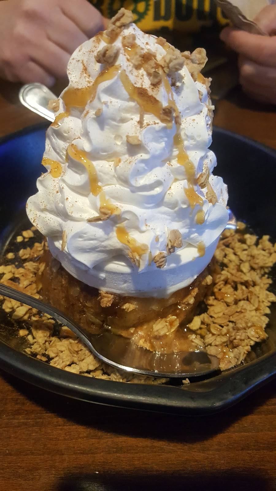 Crooked Pint Ale House | restaurant | 58 Division St, Waite Park, MN 56387, USA | 3207743929 OR +1 320-774-3929