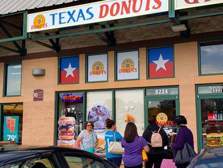 Texas Donuts | restaurant | 8224 Gunston Corner Ln, Lorton, VA 22079, USA | 7035513110 OR +1 703-551-3110